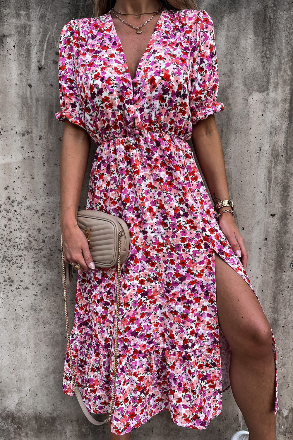 Georgia - Bata larga de flores con escote en V