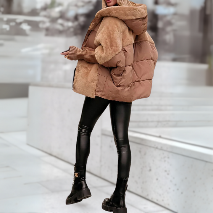 Delfina | Chaqueta con capucha de felpa lujosa
