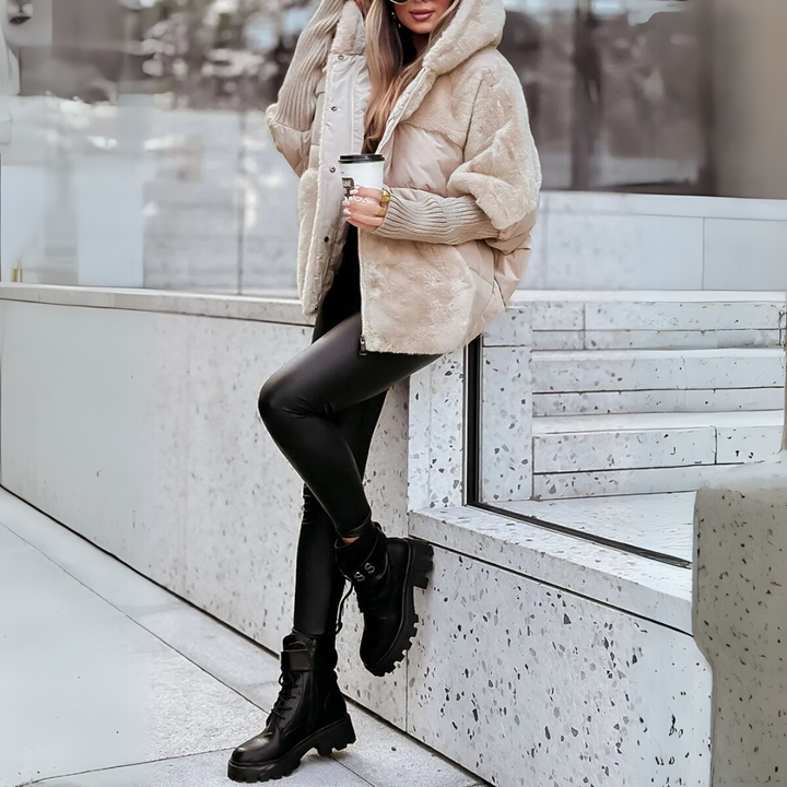 Delfina | Lujosa chaqueta con capucha de teddy