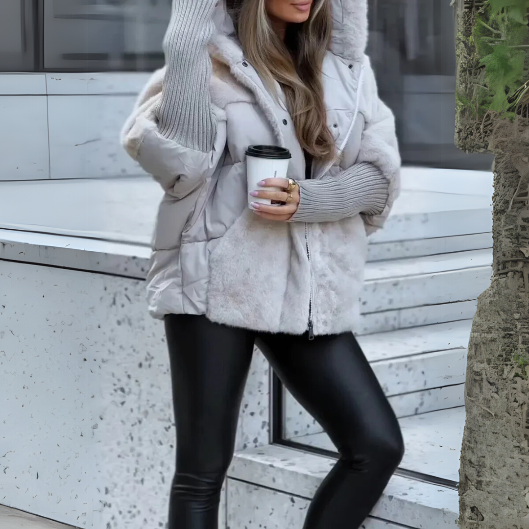 Delfina | Lujosa chaqueta con capucha de teddy