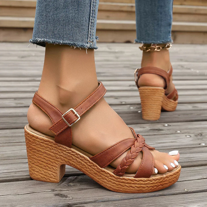 LINA | Sandalias con tacón entrelazado