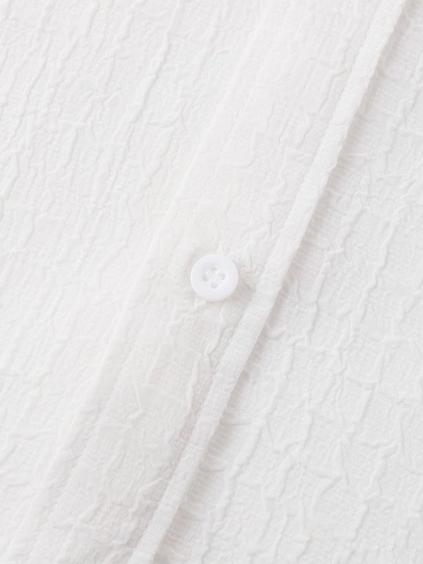 Camisa de manga corta casual de color sólido con rayas de textura irregular para hombre